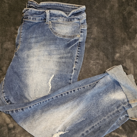 Stylish Blue Distressed Women Jeans Maurices 22 - Picture 3 of 5